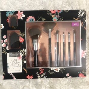 Makeup Brushes